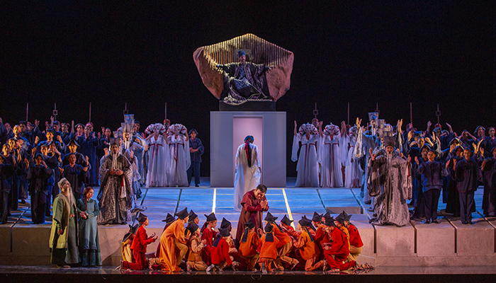 A casa col Teatro Lirico: 