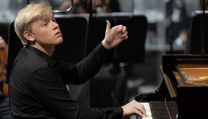 Il 20-21 gennaio Alexander Malofeev suona Rachmaninov