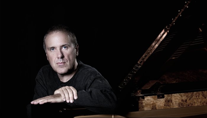Alexander Lonquich al pianoforte l'1 febbraio